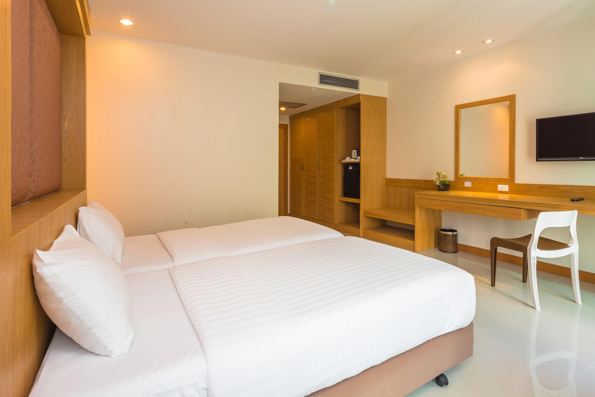 Sungthong Kamala Beach Resort Bagian luar foto