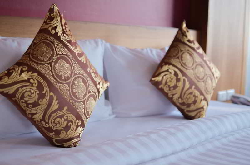 Sungthong Kamala Beach Resort Bagian luar foto